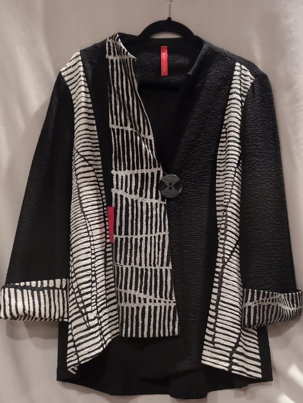IC Collection Textured Black And White Open Jacket 1X